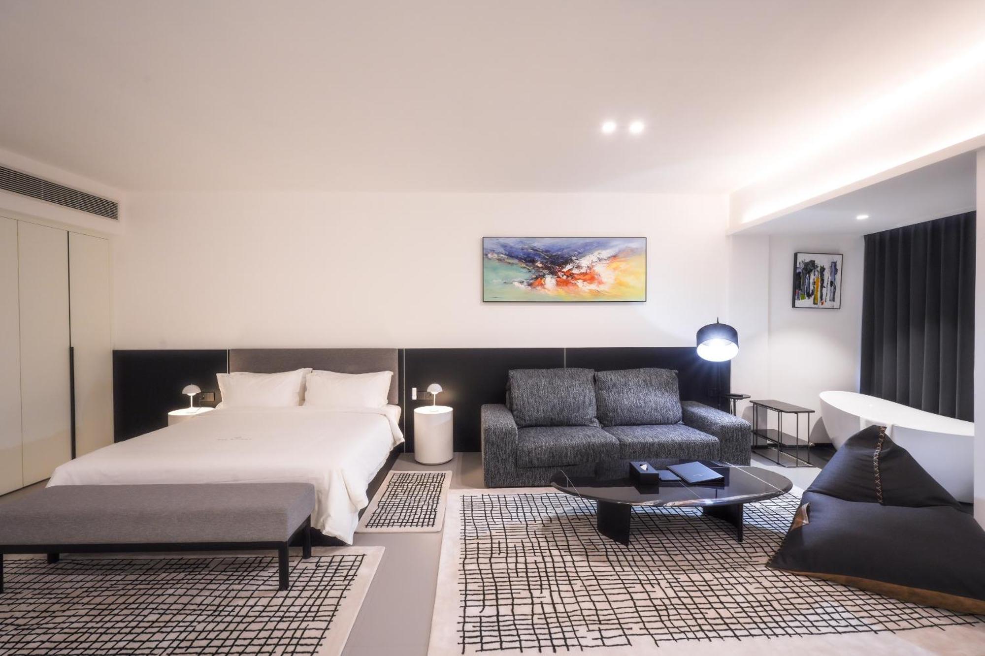 One Riviera Hotel And Residences Ban Souanmone Экстерьер фото