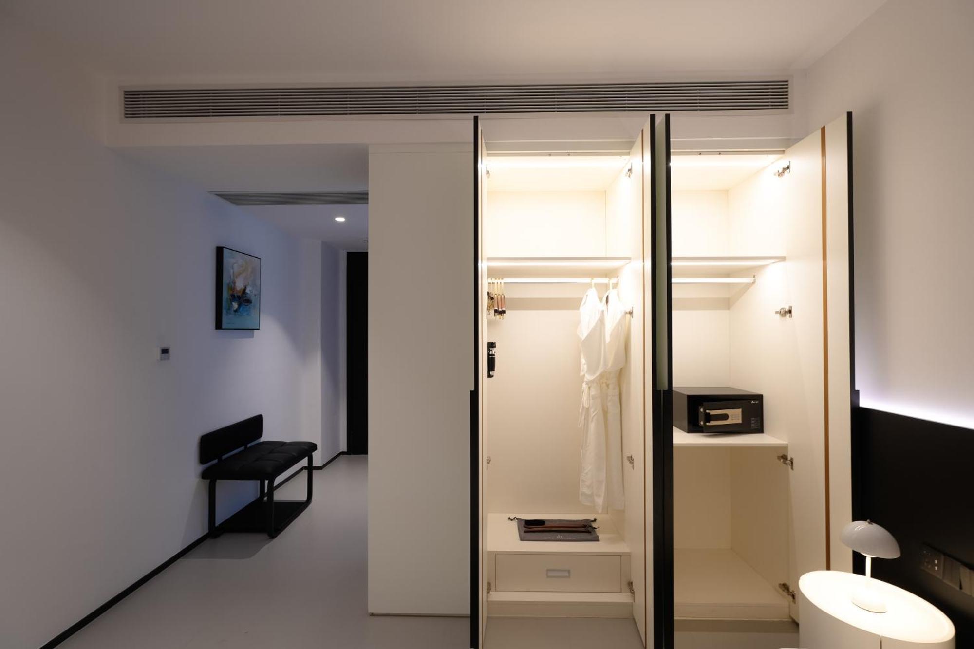 One Riviera Hotel And Residences Ban Souanmone Экстерьер фото